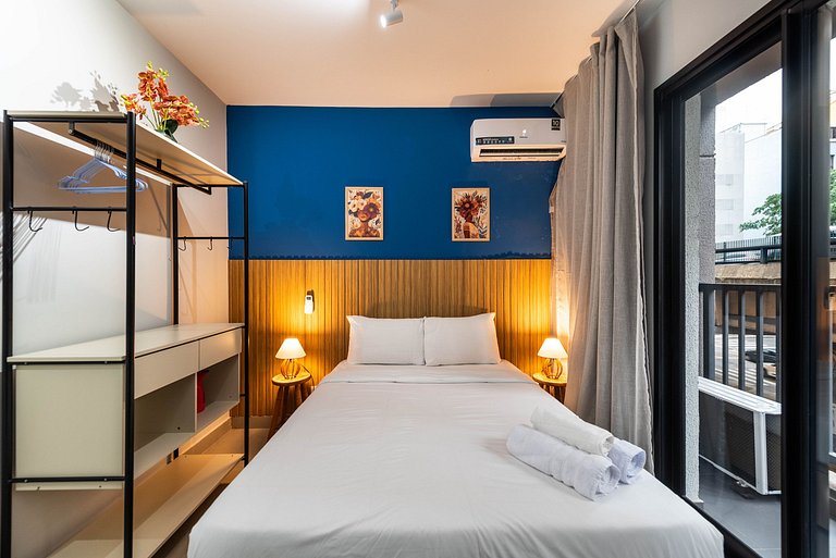 Studio com Piscina e Academia - DP203