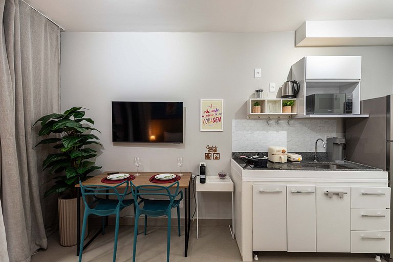 Studio com Piscina e Academia - DP203