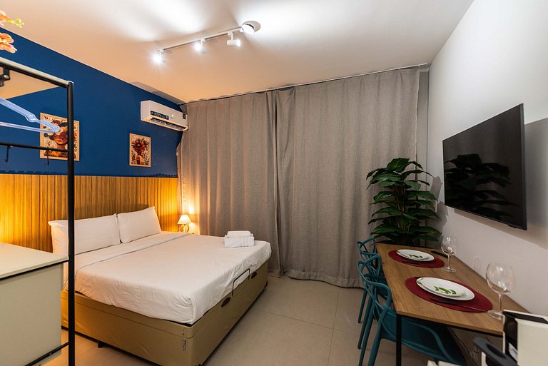 Studio com Piscina e Academia - DP203