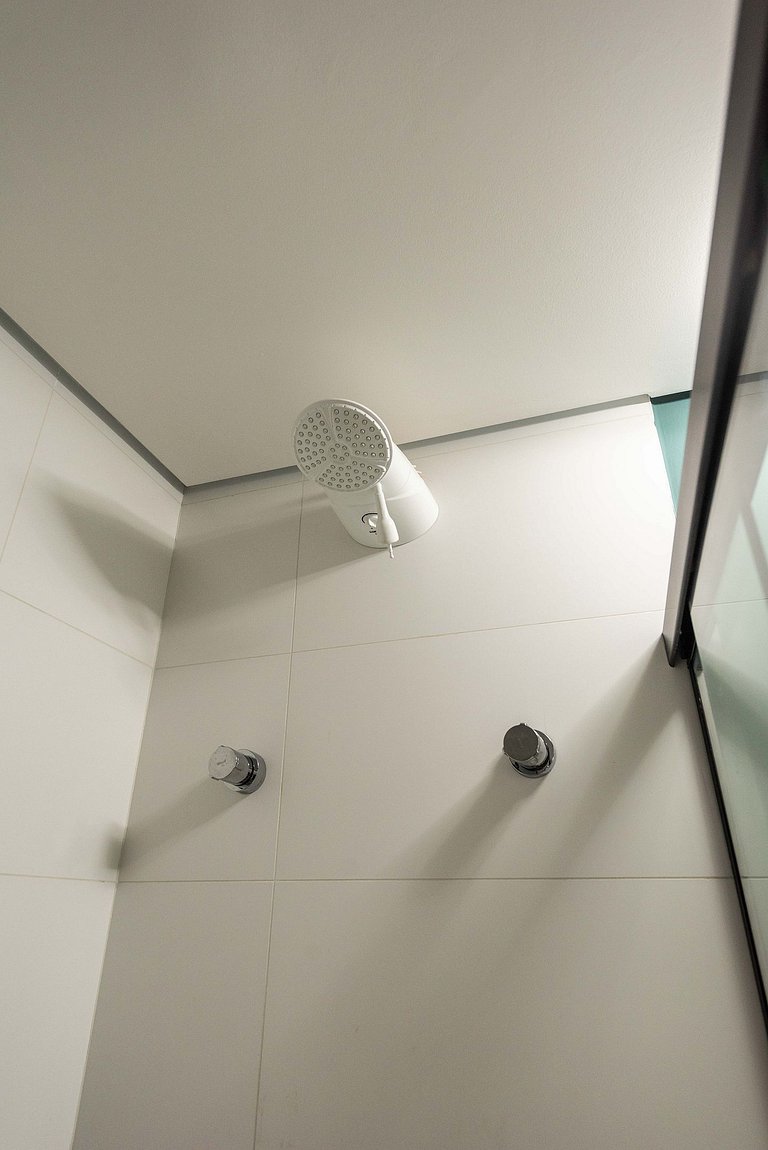 Studio com Piscina e Academia - DP203