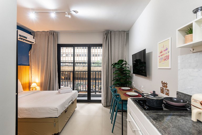 Studio com Piscina e Academia - DP203