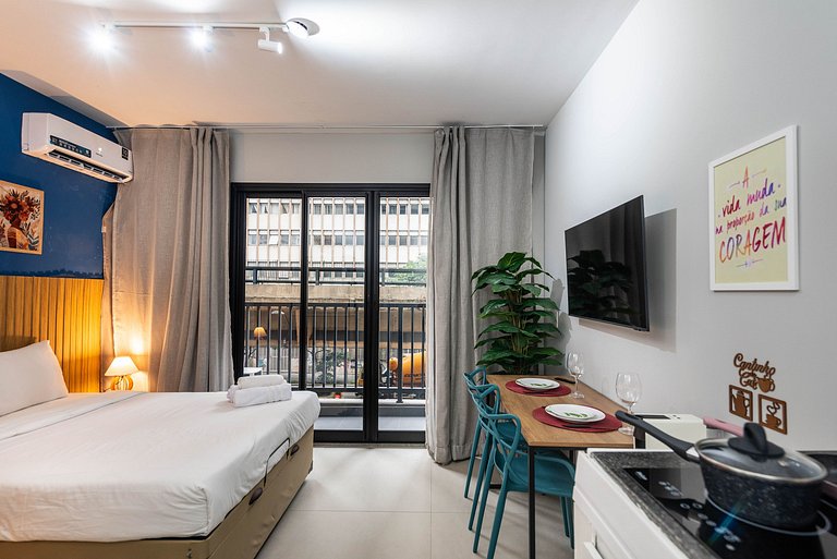 Studio com Piscina e Academia - DP203