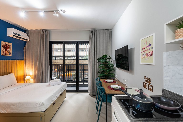 Studio com Piscina e Academia - DP203