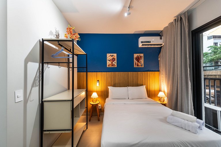 Studio com Piscina e Academia - DP203