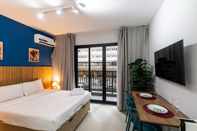 Studio com Piscina e Academia - DP203