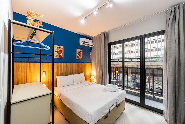 Studio com Piscina e Academia - DP203