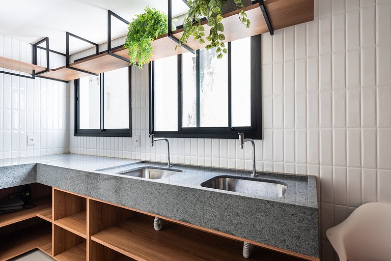 Studio com Piscina e Academia - DP203