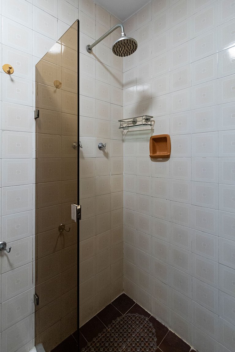 Apartamento a 2 min da Praia de Copacabana - B1205