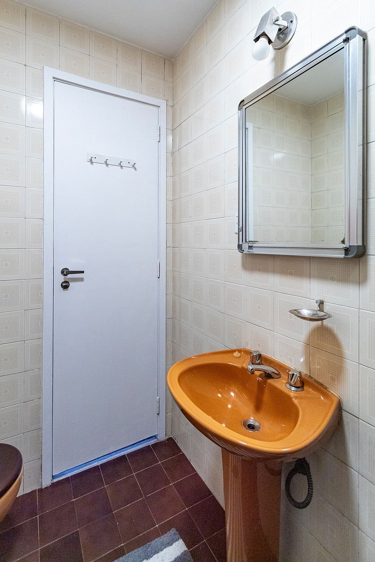 Apartamento a 2 min da Praia de Copacabana - B1205