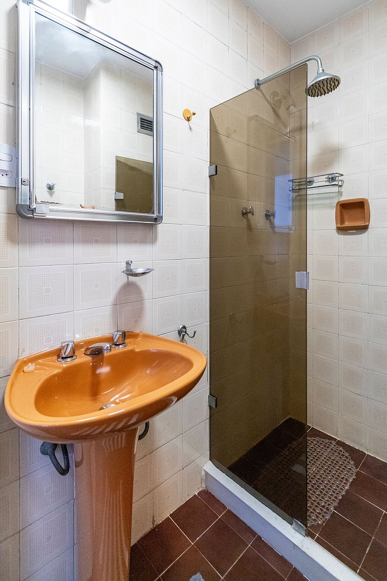 Apartamento a 2 min da Praia de Copacabana - B1205