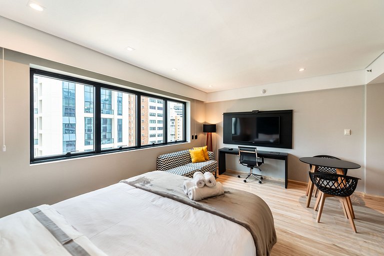 Studio em Hotel com Vaga e Limpeza Diária - M1013