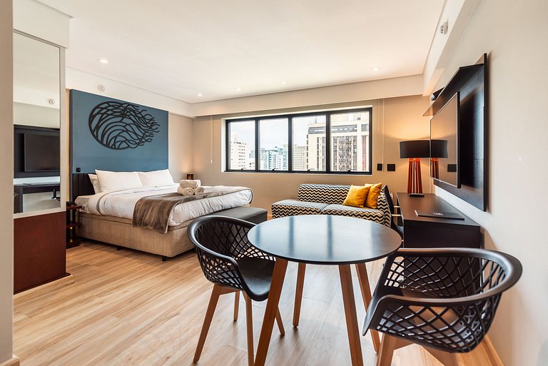 Studio em Hotel com Vaga e Limpeza Diária - M1013