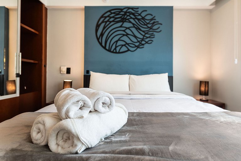 Studio em Hotel com Vaga e Limpeza Diária - M1013