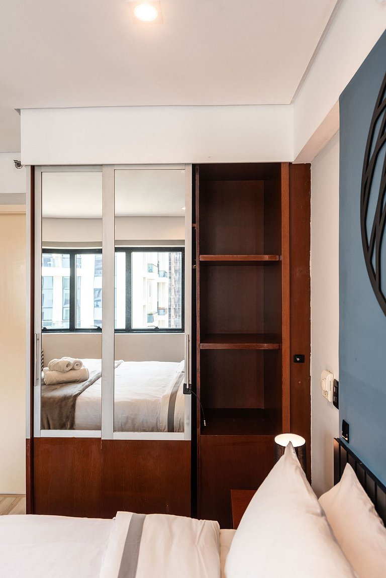 Studio em Hotel com Vaga e Limpeza Diária - M1013