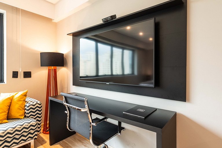 Studio em Hotel com Vaga e Limpeza Diária - M1013