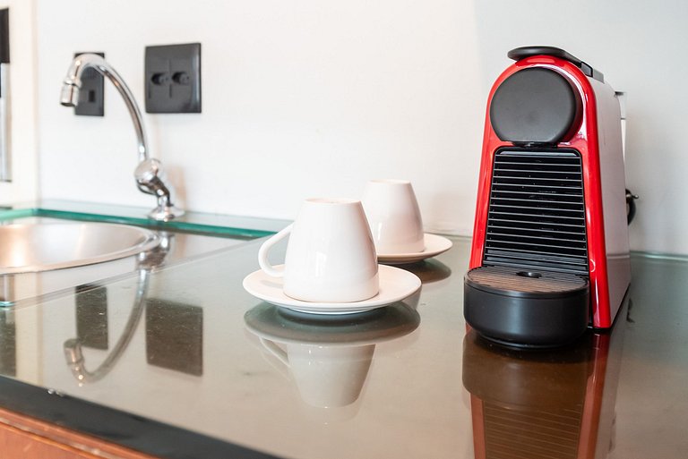 Studio em Hotel com Vaga e Limpeza Diária - M1013