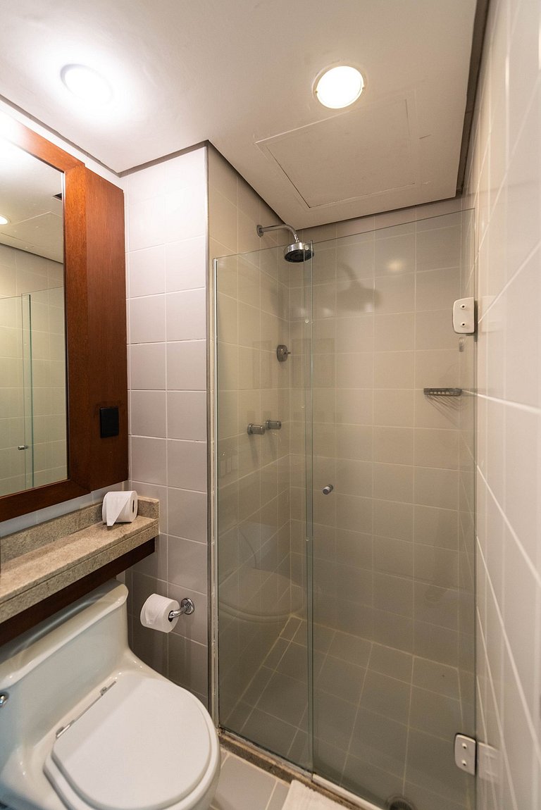 Studio em Hotel com Vaga e Limpeza Diária - M1013