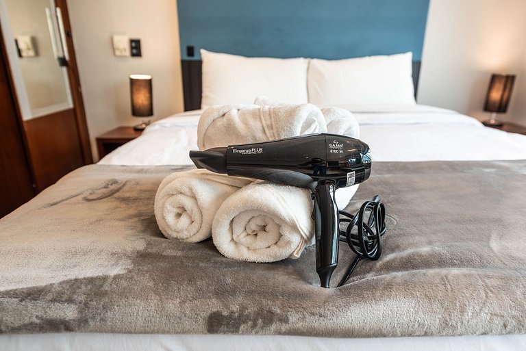 Studio em Hotel com Vaga e Limpeza Diária - M1013