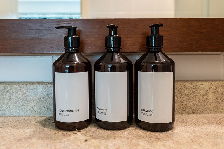 Studio em Hotel com Vaga e Limpeza Diária - M1013