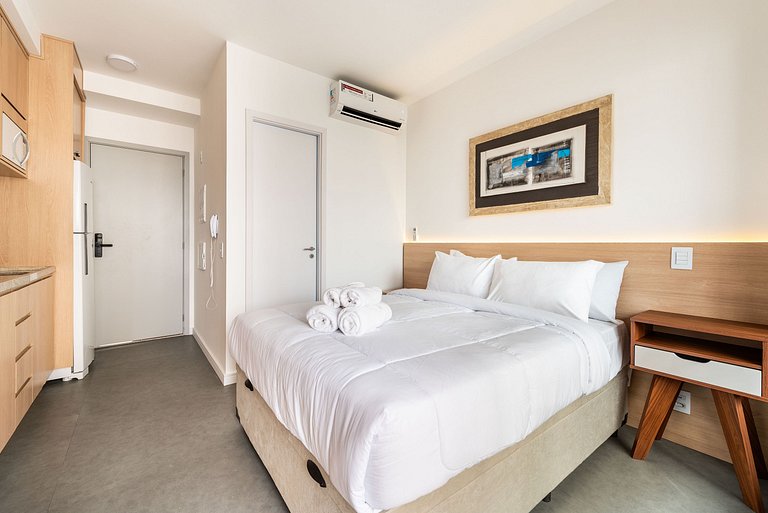 Studio em Pinheiros com Piscina e Academia - C1406