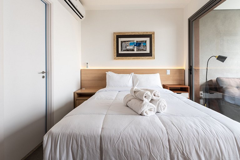 Studio em Pinheiros com Piscina e Academia - C1406