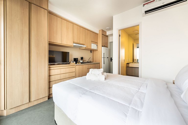 Studio em Pinheiros com Piscina e Academia - C1406