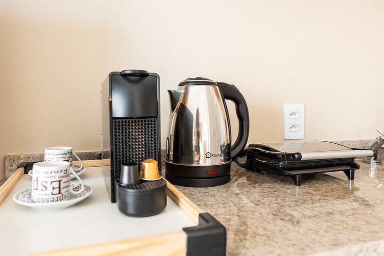 Studio em Pinheiros com Piscina e Academia - C1406