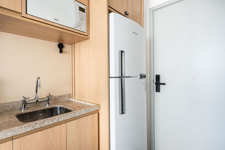 Studio em Pinheiros com Piscina e Academia - C1406