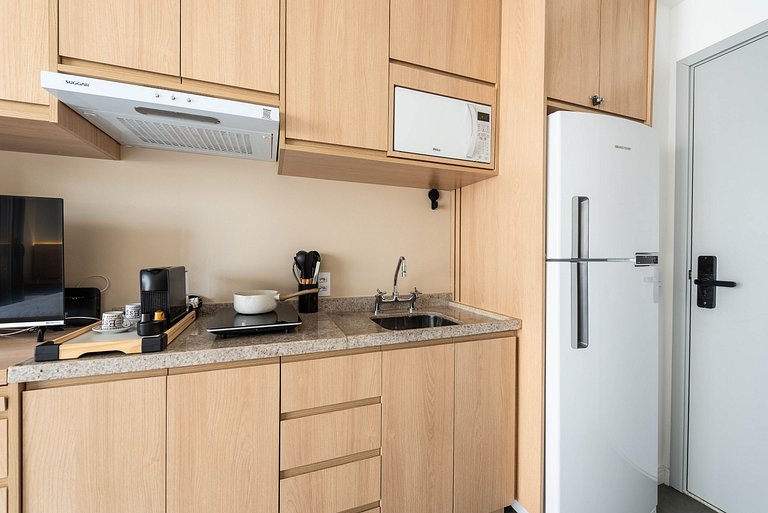 Studio em Pinheiros com Piscina e Academia - C1406