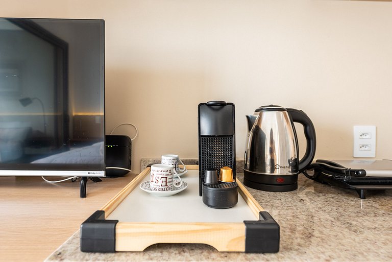 Studio em Pinheiros com Piscina e Academia - C1406