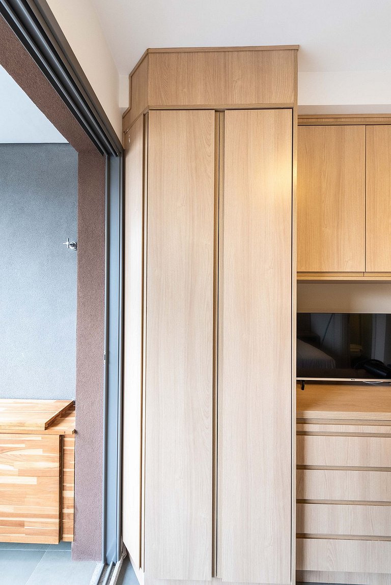 Studio em Pinheiros com Piscina e Academia - C1406