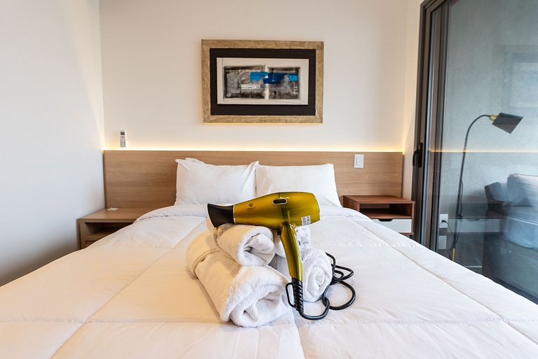 Studio em Pinheiros com Piscina e Academia - C1406