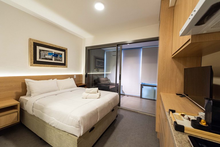 Studio em Pinheiros com Piscina e Academia - C1406