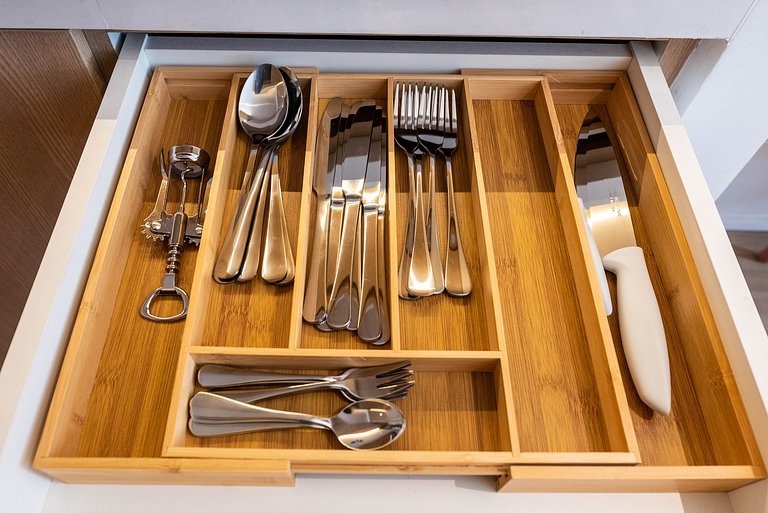 Alto Padrão em Pinheiros c/ Academia - P4008