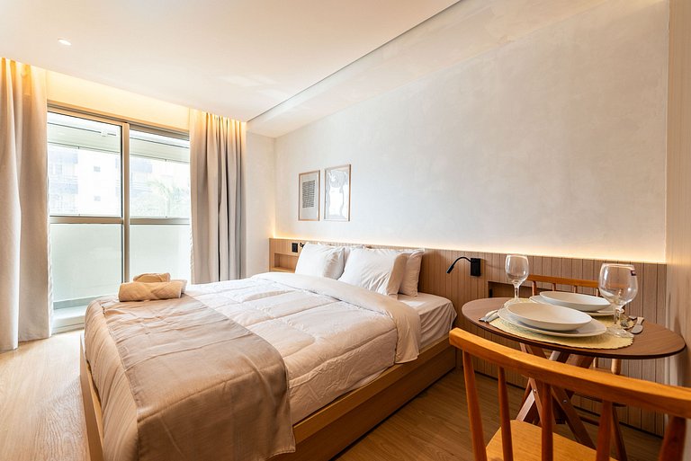 Alto Padrão em Pinheiros c/ Academia - P4008