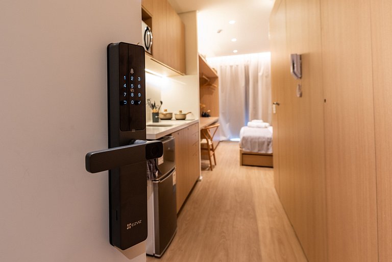 Alto Padrão em Pinheiros c/ Academia - P4008