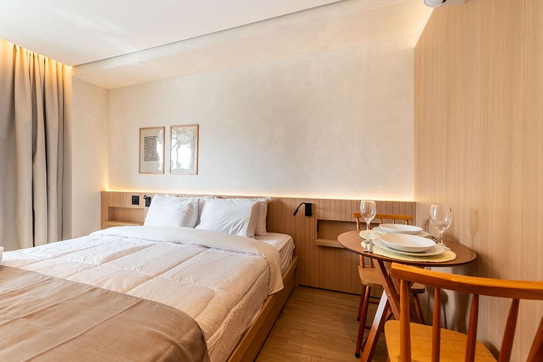 Alto Padrão em Pinheiros c/ Academia - P4008