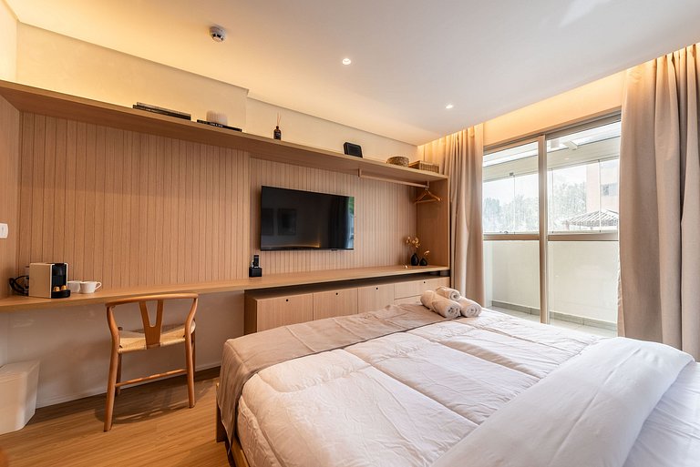 Alto Padrão em Pinheiros c/ Academia - P4008