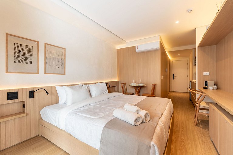 Alto Padrão em Pinheiros c/ Academia - P4008