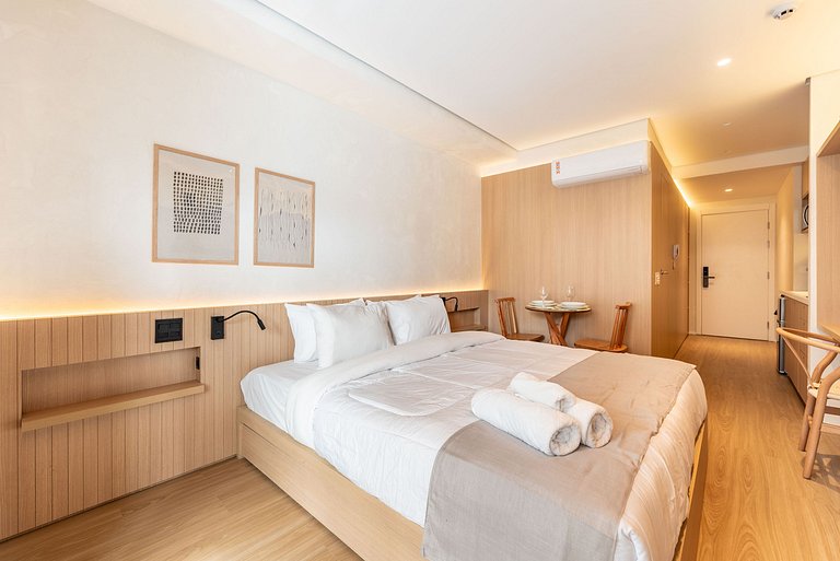 Alto Padrão em Pinheiros c/ Academia - P4008