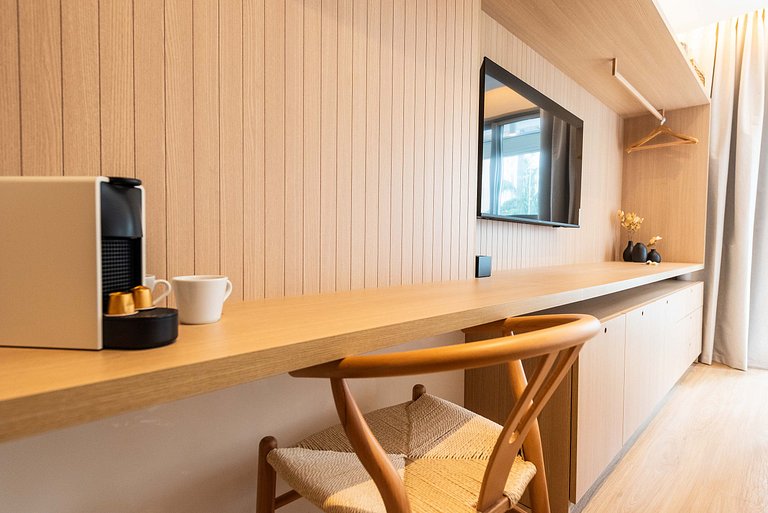 Alto Padrão em Pinheiros c/ Academia - P4008