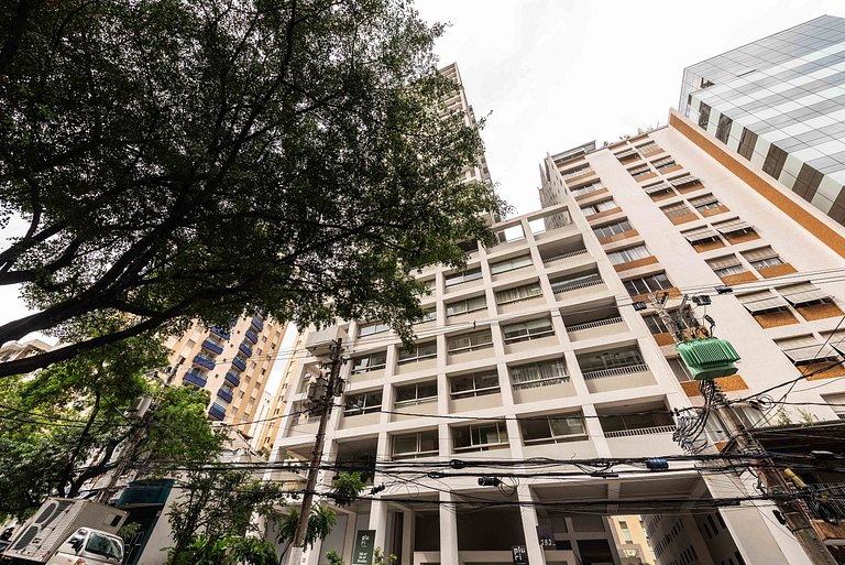 Alto Padrão em Pinheiros c/ Academia - P4008