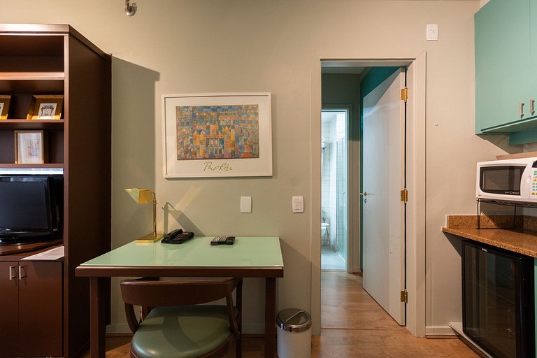 Flat em Hotel de Luxo com Limpeza diária - GM511