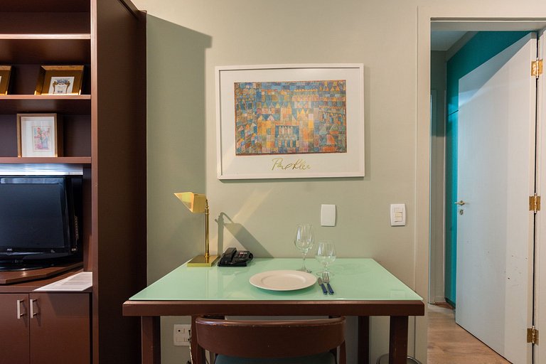 Flat em Hotel de Luxo com Limpeza diária - GM511