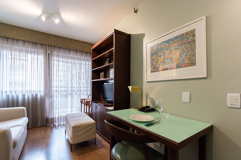 Flat em Hotel de Luxo com Limpeza diária - GM511