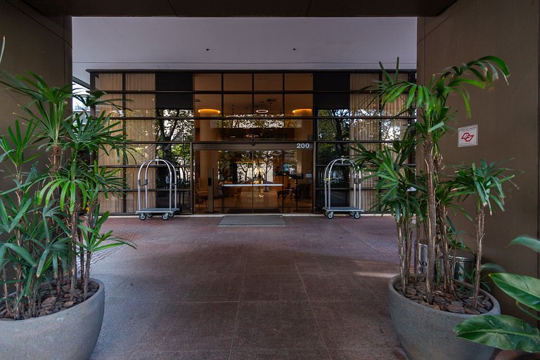 Flat em Hotel de Luxo com Limpeza diária - GM511