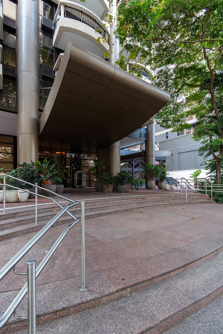 Flat em Hotel de Luxo com Limpeza diária - GM511