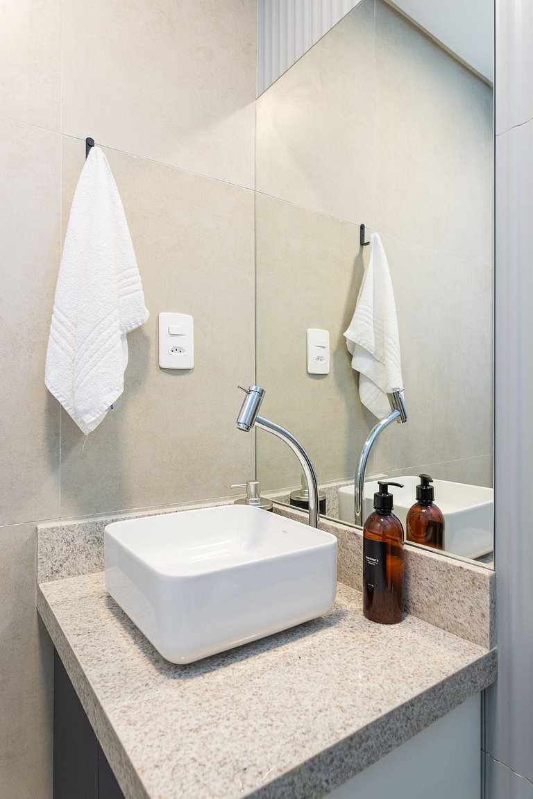 Flat & cobertura c/ piscina no centro - P305