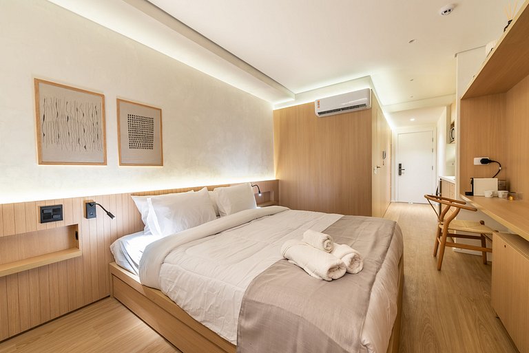 Alto Padrão em Pinheiros c/ Academia - P4008