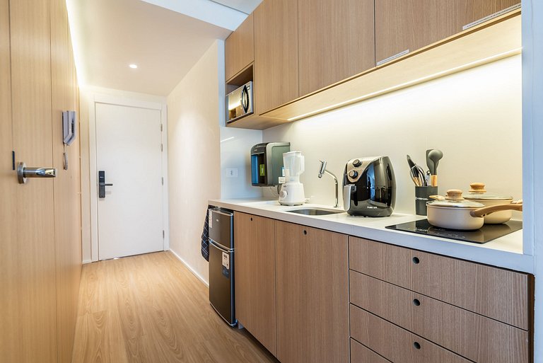 Alto Padrão em Pinheiros c/ Academia - P4008